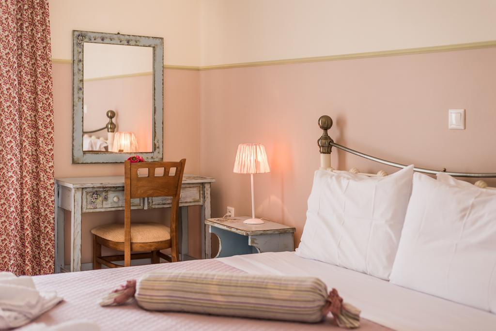 Elaias Gi Aparthotel